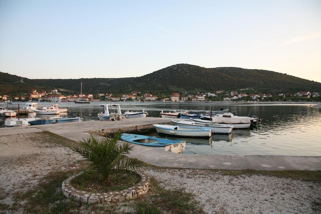 Apartment Laguna Vinišće Buitenkant foto