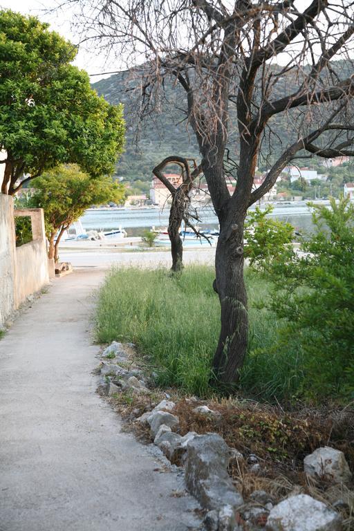 Apartment Laguna Vinišće Buitenkant foto